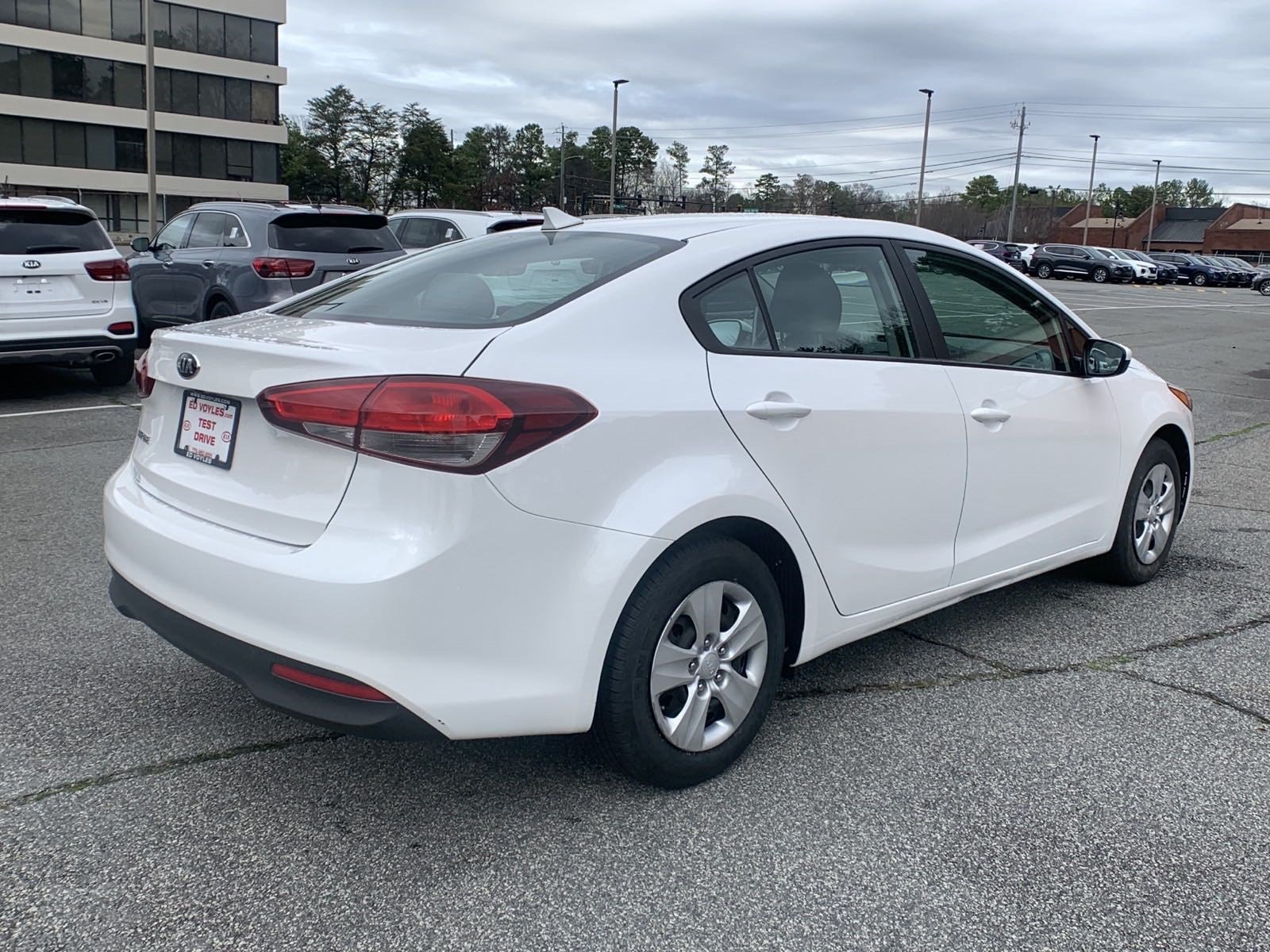 Pre-Owned 2017 Kia Forte LX 4dr Car in Smyrna #333378A | Ed Voyles Kia